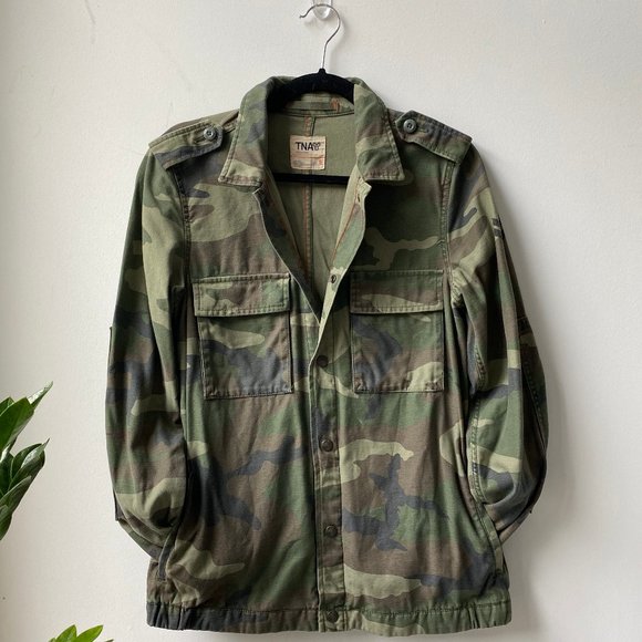 Aritzia Jackets & Blazers - ARITZIA - TNA CAMO BUTTON UP SHIRT/UTILITY JACKET